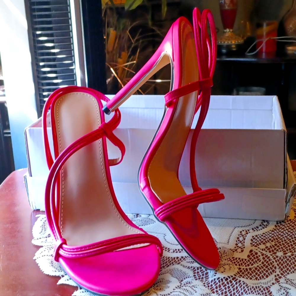 HOT PINK SPEGHETTI STRAP SHOES! NEW NEVER WORN!